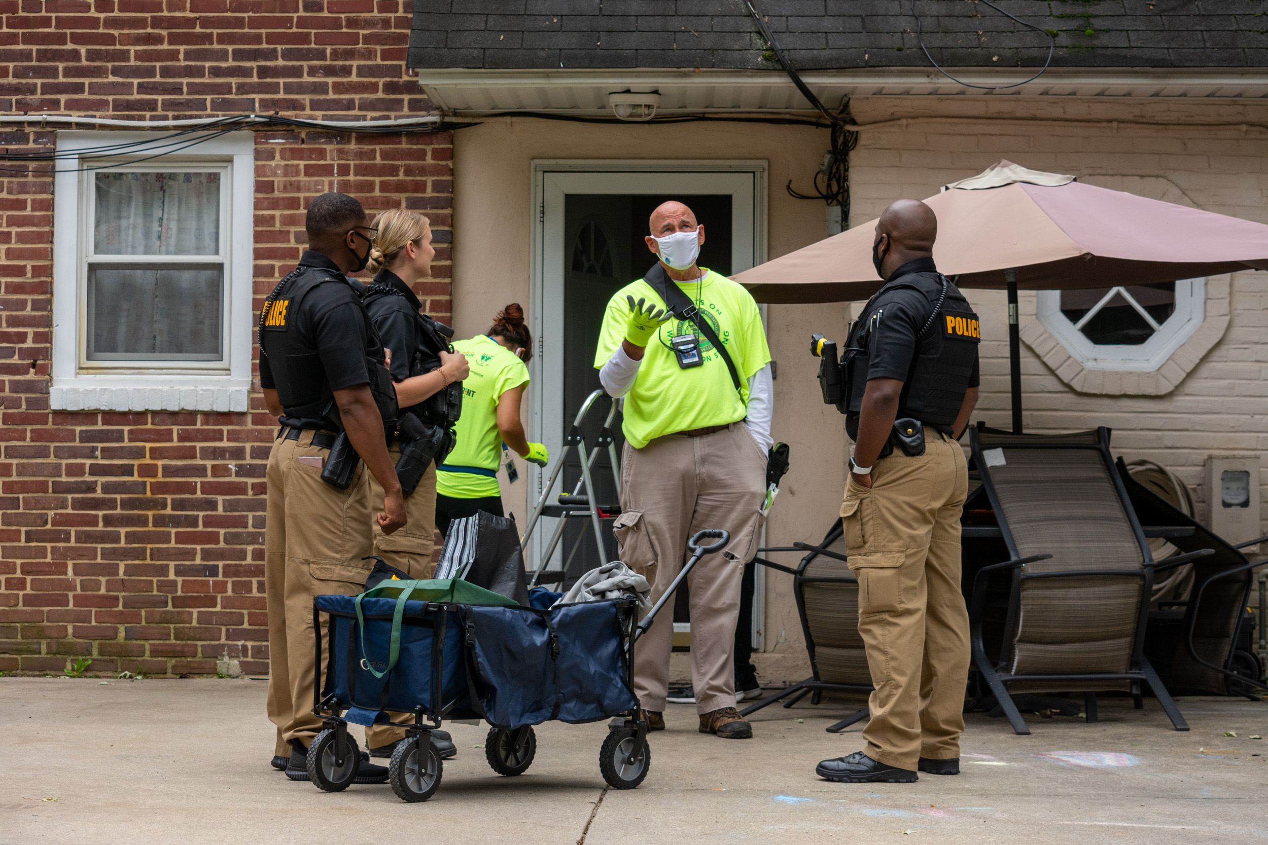 NEW CASTLE COUNTY POLICE ALONG WITH LIGHTS ON DELAWARE INSTALL LIGHTS